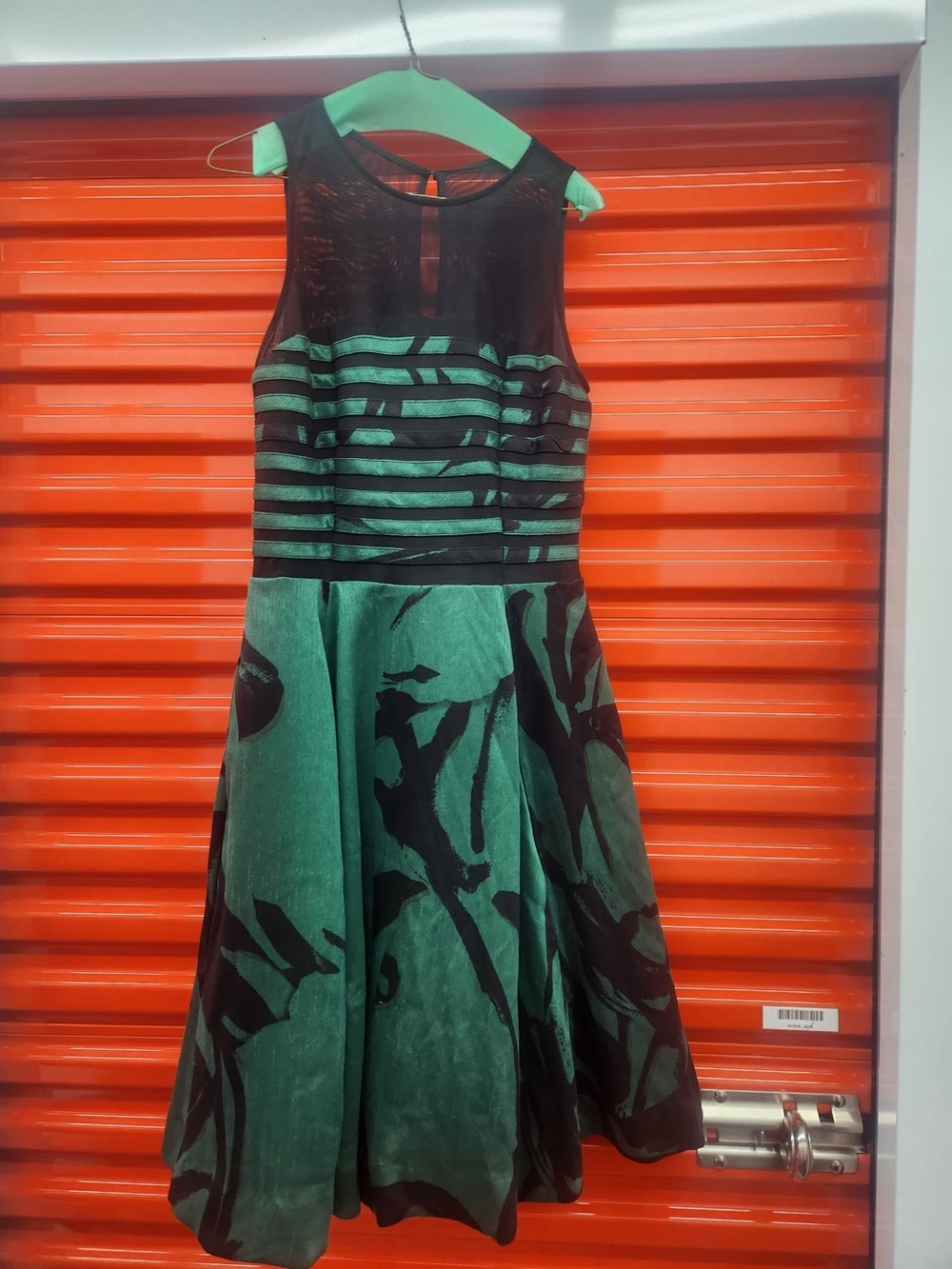 Just...Taylor Green and Black Sleeveless Fit-and-Flare Midi Dress